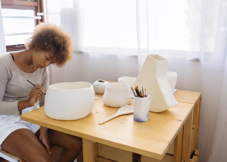 women painting